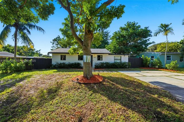 1464 NE 28th St, Pompano Beach, FL 33064