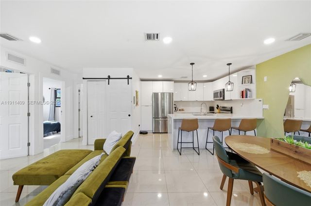 1464 NE 28th St, Pompano Beach, FL 33064