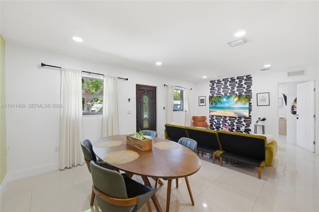 1464 NE 28th St, Pompano Beach, FL 33064