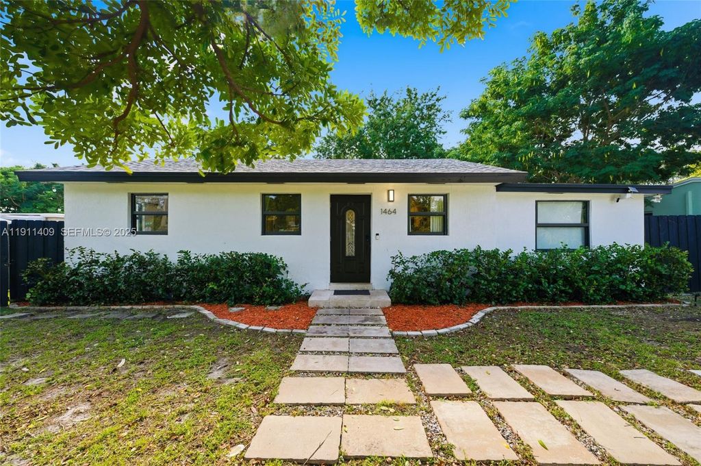 1464 NE 28th St, Pompano Beach, FL 33064