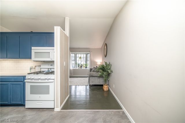 3295 Clearwater Street NW, Warren, OH 44485