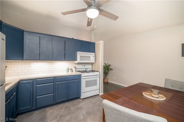 3295 Clearwater Street NW, Warren, OH 44485