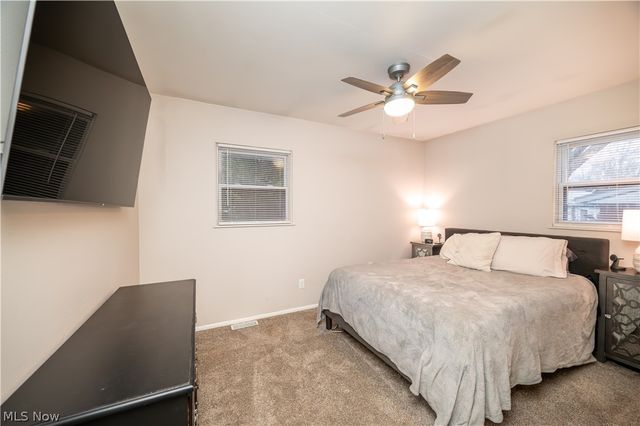 3295 Clearwater Street NW, Warren, OH 44485