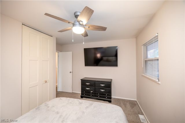 3295 Clearwater Street NW, Warren, OH 44485