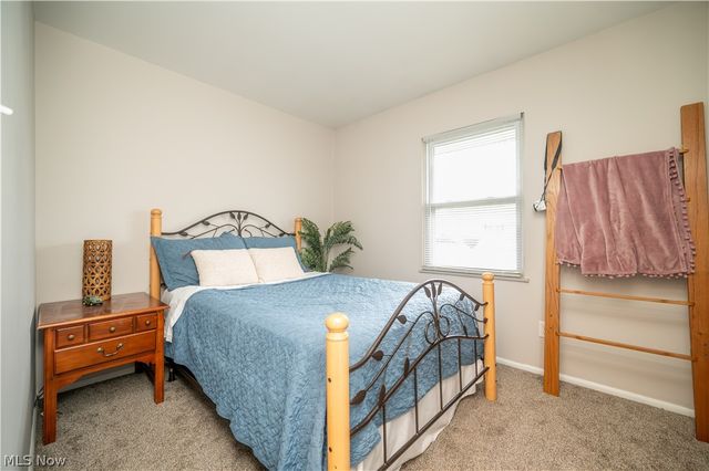 3295 Clearwater Street NW, Warren, OH 44485