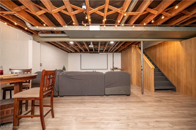 3295 Clearwater Street NW, Warren, OH 44485