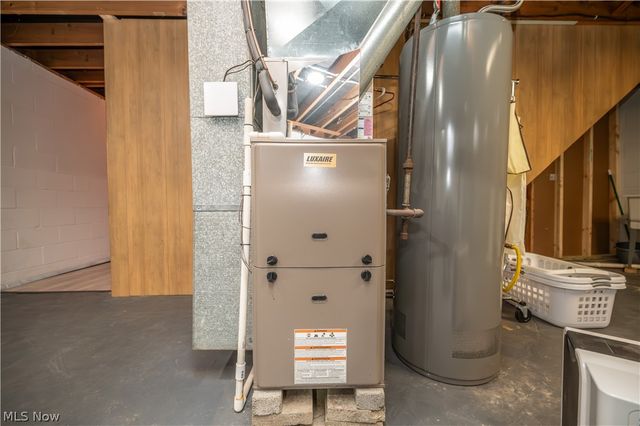 3295 Clearwater Street NW, Warren, OH 44485