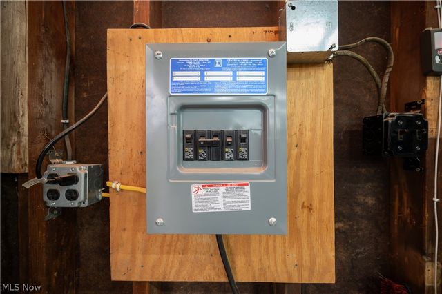 3295 Clearwater Street NW, Warren, OH 44485