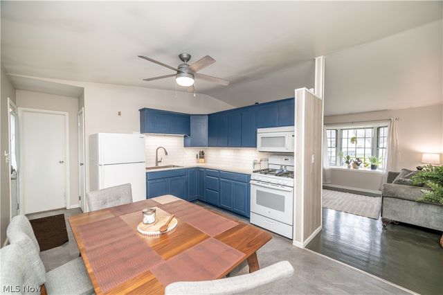 3295 Clearwater Street NW, Warren, OH 44485