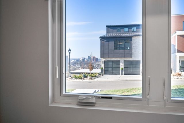 100 W 14th Street, C, Newport, KY 41071