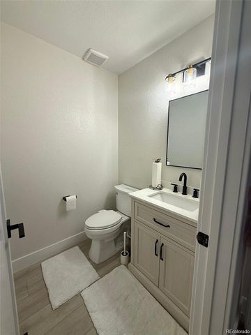 19917 E Crestline Place, Centennial, CO 80015