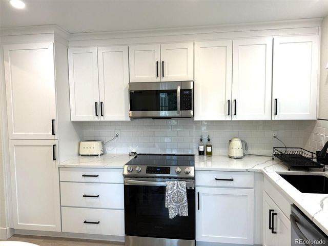 19917 E Crestline Place, Centennial, CO 80015
