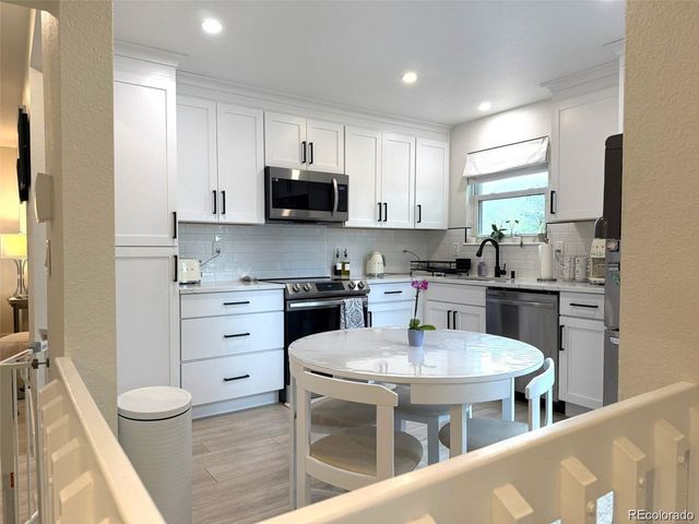 19917 E Crestline Place, Centennial, CO 80015