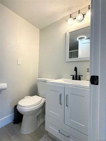 19917 E Crestline Place, Centennial, CO 80015
