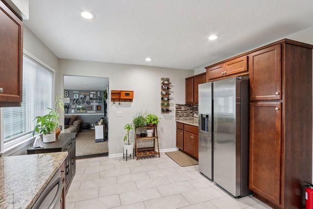 1341 E Roberta AVENUE, Waukesha, WI 53186