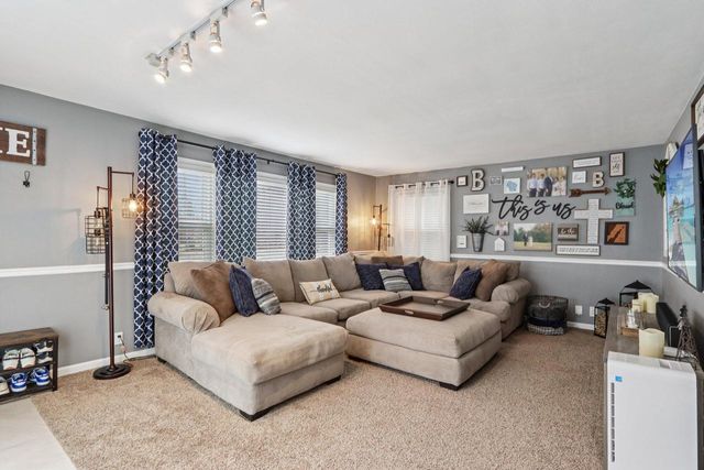 1341 E Roberta AVENUE, Waukesha, WI 53186