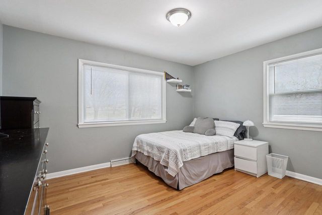 1341 E Roberta AVENUE, Waukesha, WI 53186