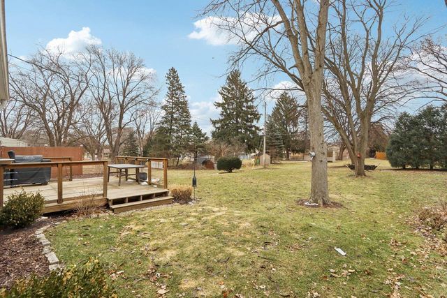 1341 E Roberta AVENUE, Waukesha, WI 53186