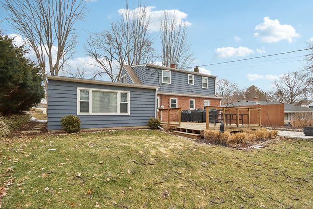 1341 E Roberta AVENUE, Waukesha, WI 53186