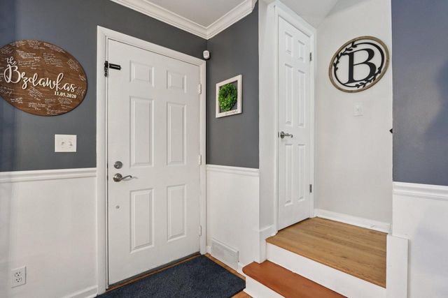 1341 E Roberta AVENUE, Waukesha, WI 53186