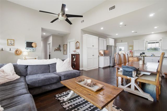 5037 Horseshoe Drive, Anderson, TX 77830