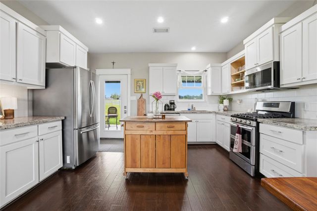 5037 Horseshoe Drive, Anderson, TX 77830