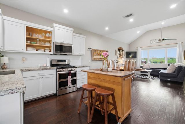 5037 Horseshoe Drive, Anderson, TX 77830