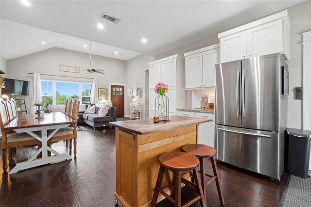 5037 Horseshoe Drive, Anderson, TX 77830