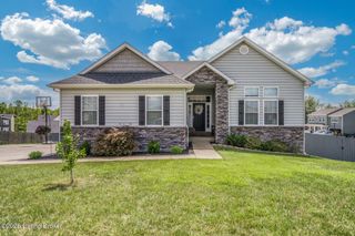 157 Round Rock Dr, Shepherdsville, KY 40165