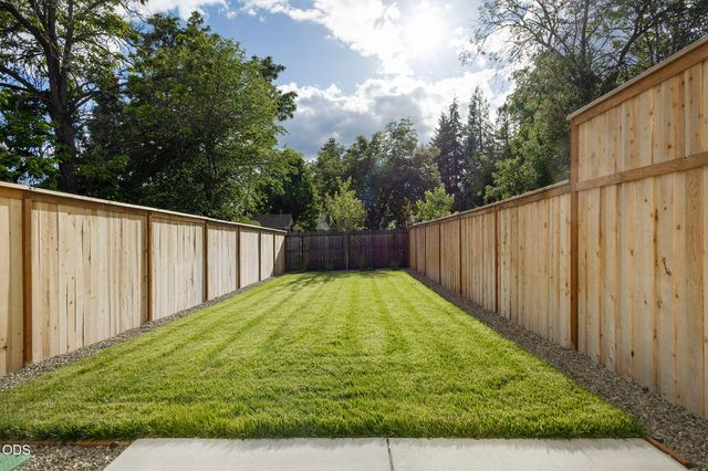 1310 NW Conklin Avenue, Grants Pass, OR 97526