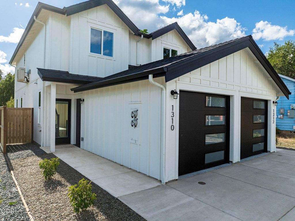 1310 NW Conklin Avenue, Grants Pass, OR 97526