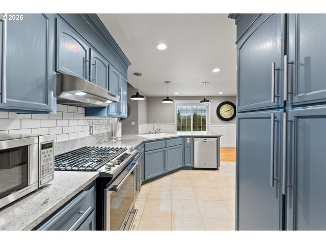 235 MELROSE TERRACE Ln, Roseburg, OR 97471