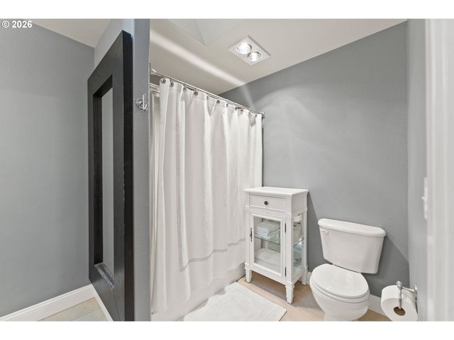 235 MELROSE TERRACE Ln, Roseburg, OR 97471