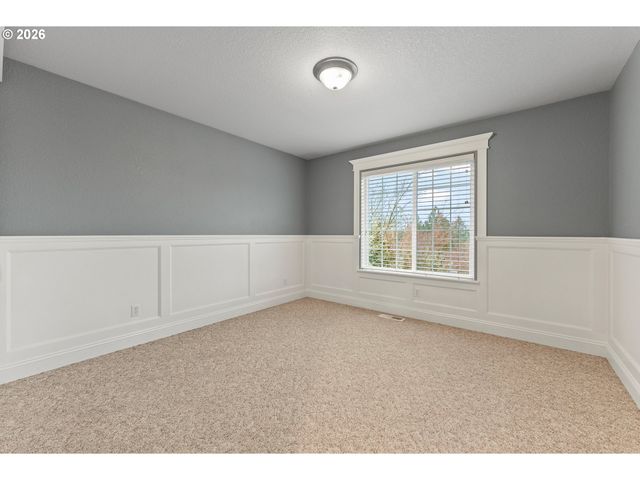 235 MELROSE TERRACE Ln, Roseburg, OR 97471