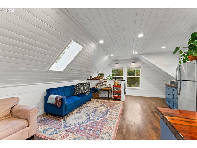 235 MELROSE TERRACE Ln, Roseburg, OR 97471