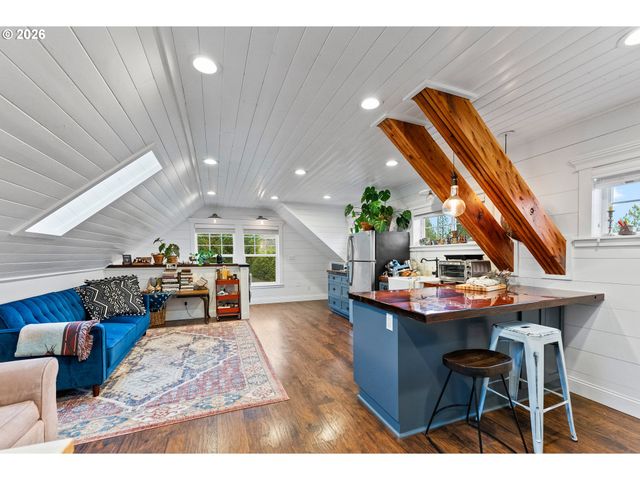 235 MELROSE TERRACE Ln, Roseburg, OR 97471