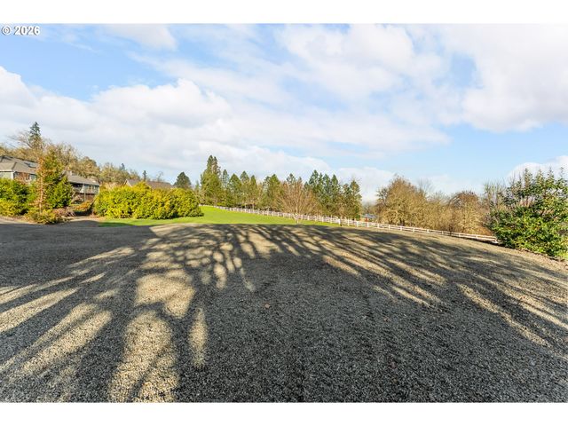 235 MELROSE TERRACE Ln, Roseburg, OR 97471