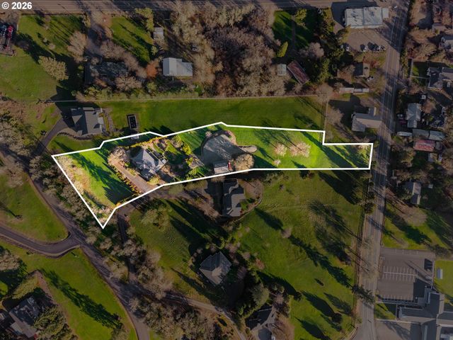 235 MELROSE TERRACE Ln, Roseburg, OR 97471