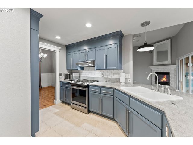 235 MELROSE TERRACE Ln, Roseburg, OR 97471