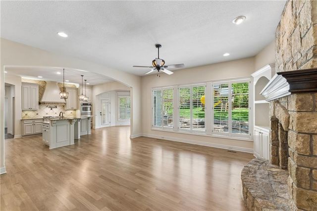 13917 Mastin Street, Overland Park, KS 66213