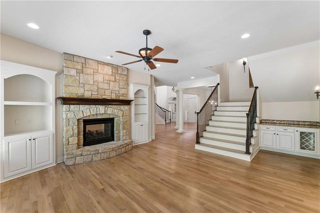 13917 Mastin Street, Overland Park, KS 66213