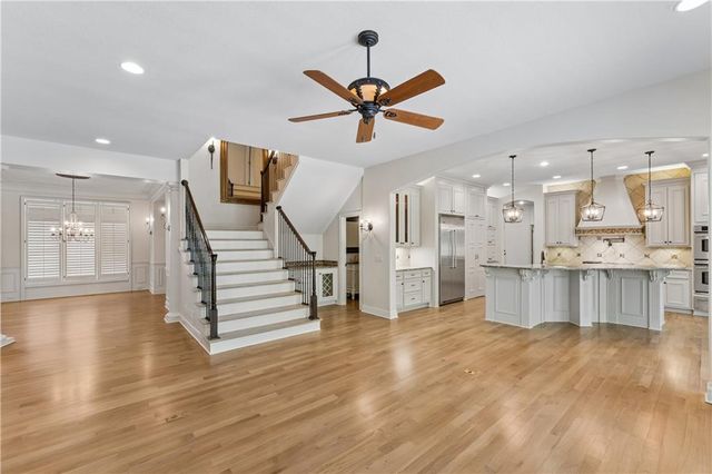 13917 Mastin Street, Overland Park, KS 66213