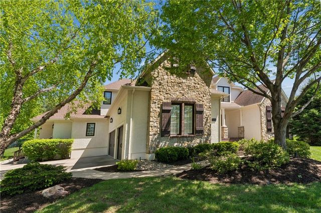 13917 Mastin Street, Overland Park, KS 66213