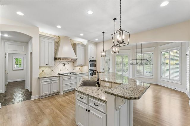 13917 Mastin Street, Overland Park, KS 66213