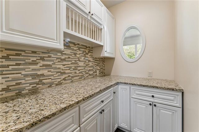 13917 Mastin Street, Overland Park, KS 66213