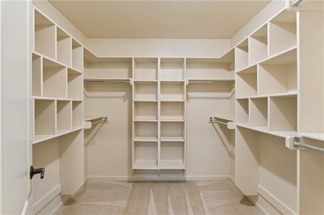 13917 Mastin Street, Overland Park, KS 66213