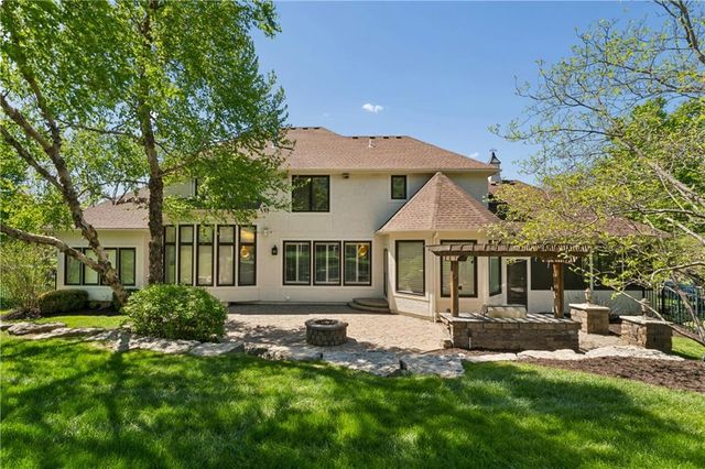 13917 Mastin Street, Overland Park, KS 66213