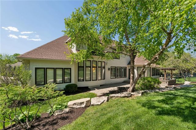 13917 Mastin Street, Overland Park, KS 66213