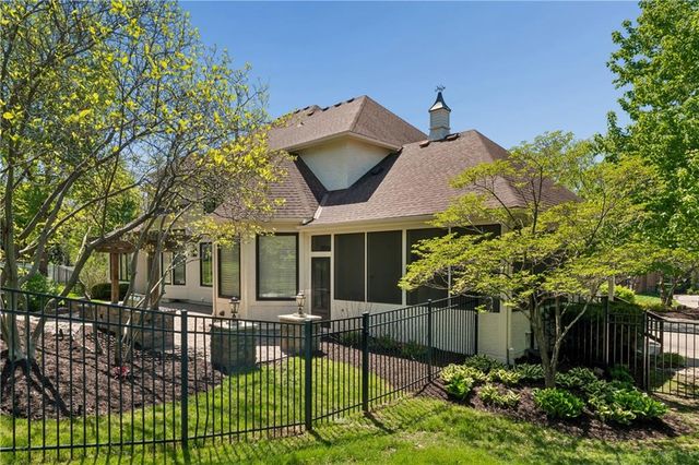 13917 Mastin Street, Overland Park, KS 66213