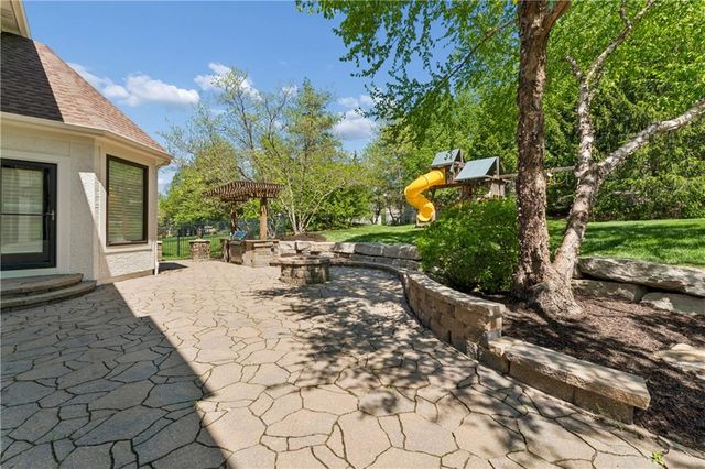 13917 Mastin Street, Overland Park, KS 66213